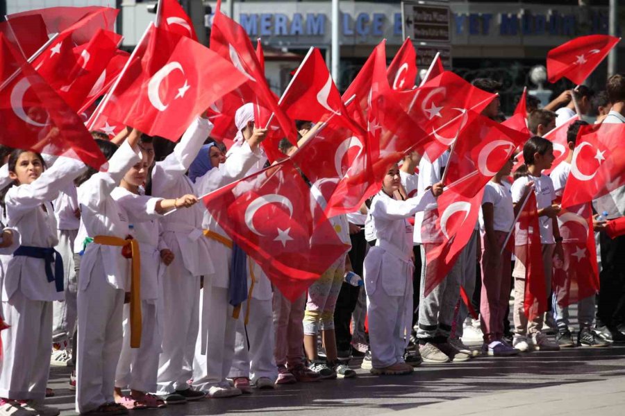 Konya’da 30 Ağustos Zafer Bayramı Kutlandı