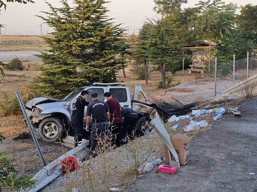 Kazada Kendi Araçlarında Taşıdıkları Asitten Zehirlenen 2 Kişi Hayatını Kaybetti