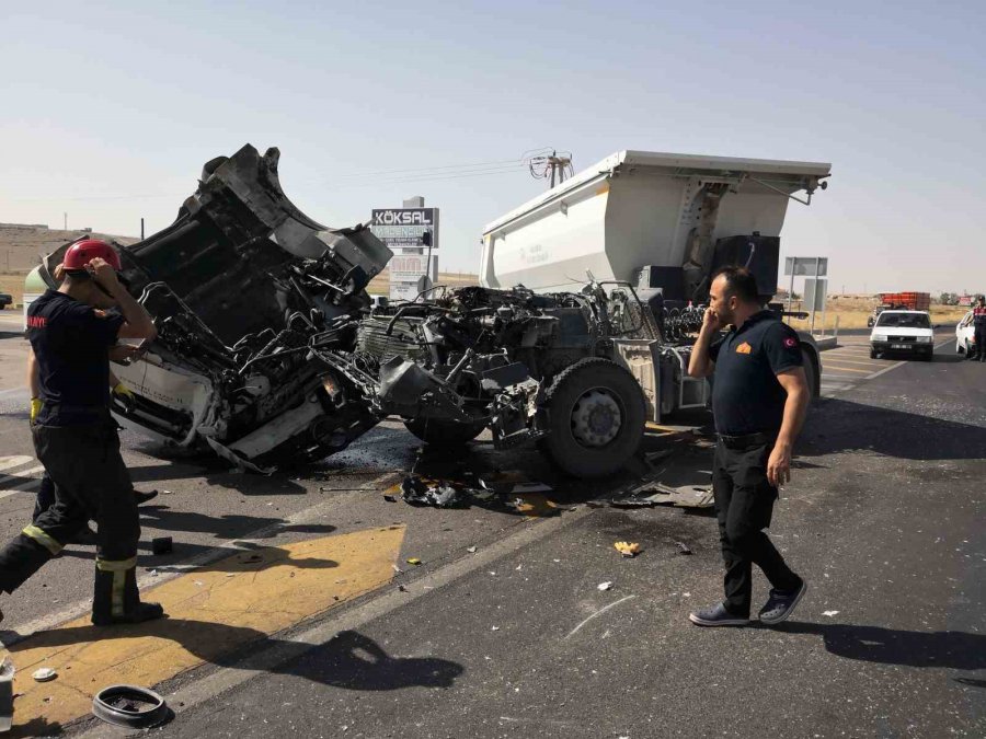 Aksaray’da 2 Tır Ve 1 Kamyon Çarpıştı, Tırın Kupası Koptu: 2 Yaralı