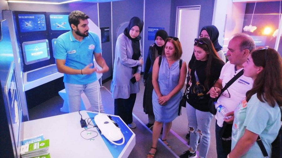 Kepez’in Bilim Ve Teknoloji Tırı’na Teknofest’te Yoğun İlgi