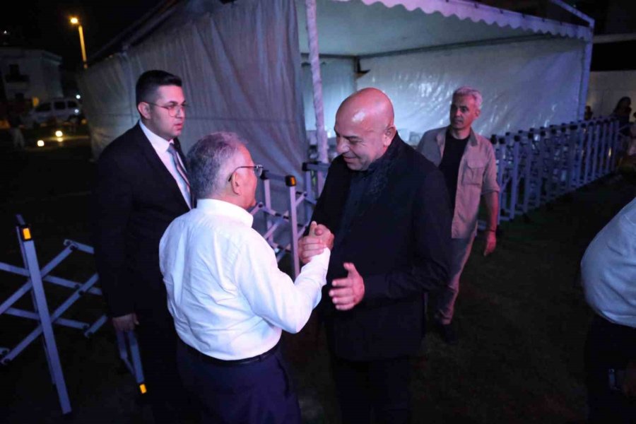 Antakya Medeniyetler Korosu Şefinden Başkan Büyükkılıç’a: "güzel Ağabeydir"