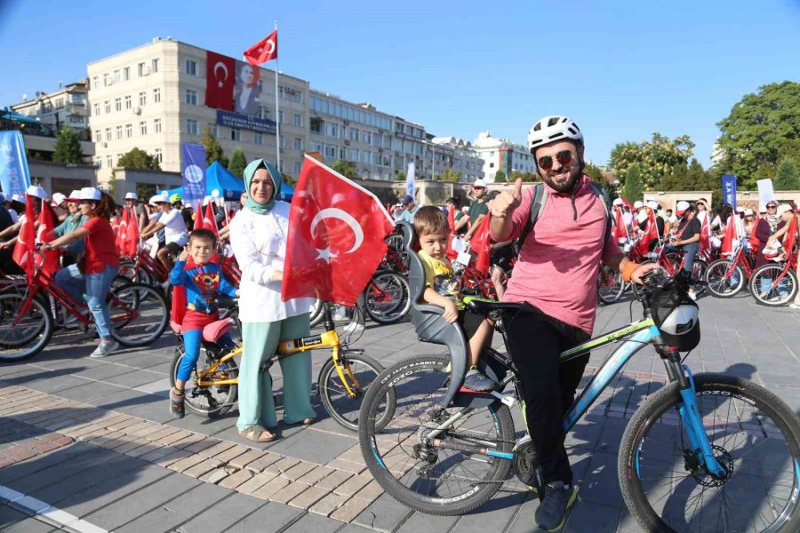 Büyükşehir Spor A.ş. Zafer Bayramı’na Özel Bisiklet Turu Düzenledi