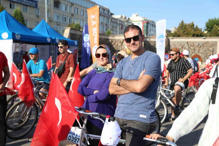 Büyükşehir Spor A.ş. Zafer Bayramı’na Özel Bisiklet Turu Düzenledi