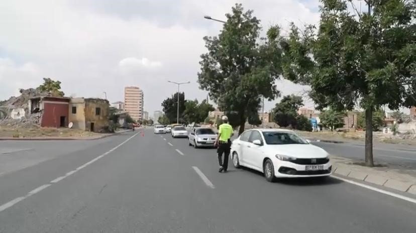 Güven Ve Huzur Uygulamasında 2 Bin 584 Kişi Sorgulandı