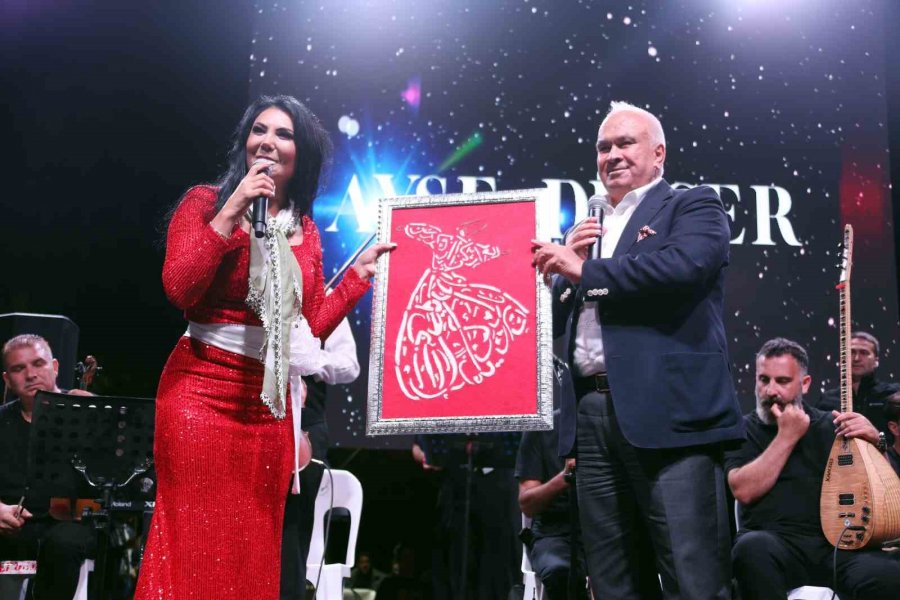 Yörük Şöleninde Nefes Kesen Güreş Müsabakaları