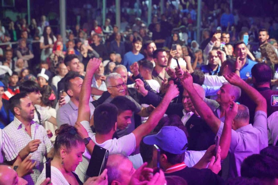 Yörük Şöleninde Nefes Kesen Güreş Müsabakaları