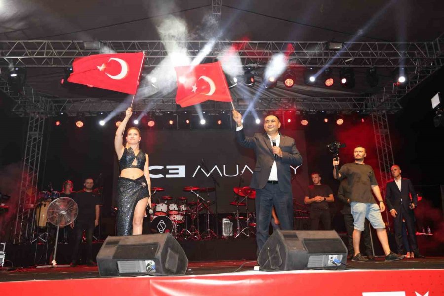 Toroslar’da Zafer Bayramı Düzenlenen Konserlerle Coşkuyla Kutlandı