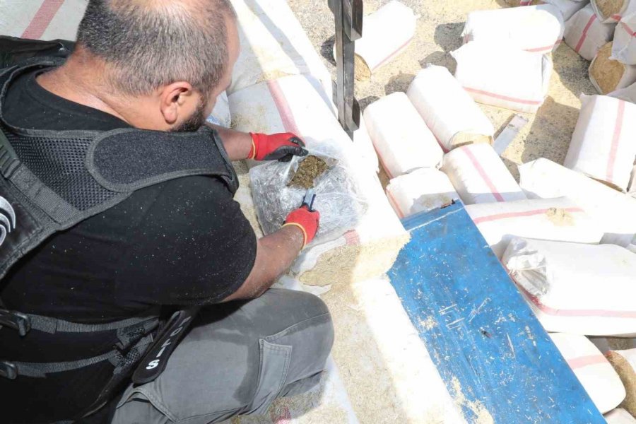 Saman Balyalarının Arasından 279 Kilo Uyuşturucu Çıktı