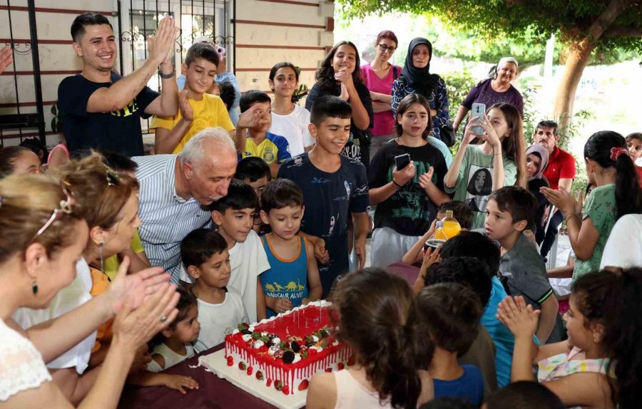 Akdeniz’de Çocuklara Sürpriz Doğum Günü