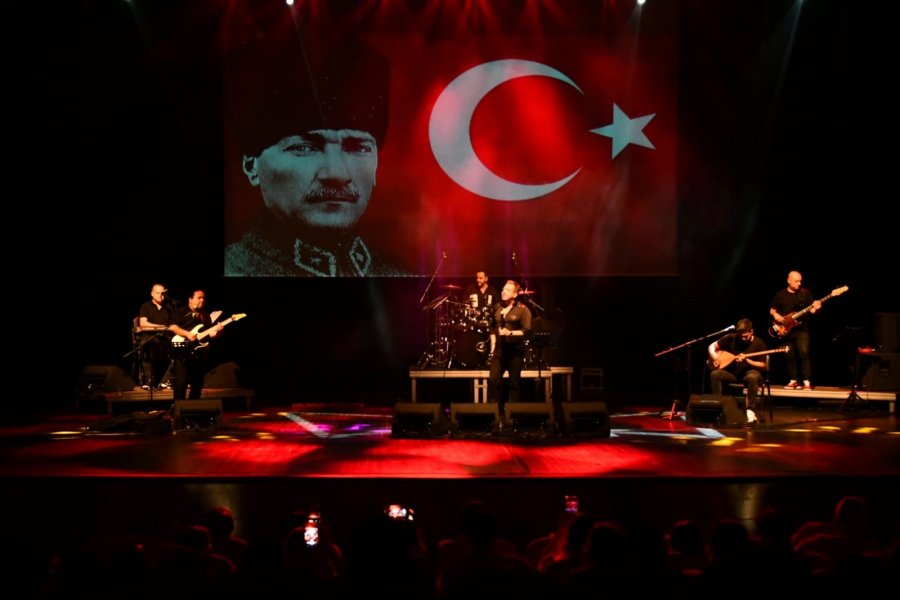 Yenişehir Belediyesi Sunay Akın Ve Ali Altay’ı Mersinlilerle Buluşturdu