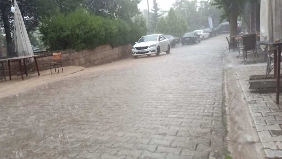 Aksaray’da Sağanak Yağmur Etkisini Sürdürüyor