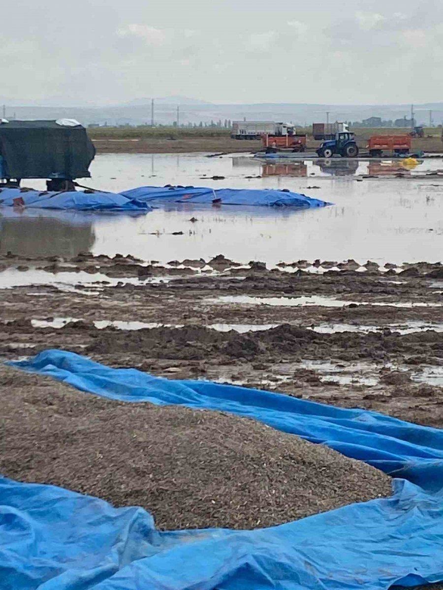 Aksaray’da Sağanak Yağmur Etkisini Sürdürüyor