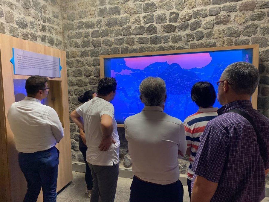 Tıp Dünyası Akademisyenleri, Dünyanın İlk Tıp Fakültesi’ni Gezdi