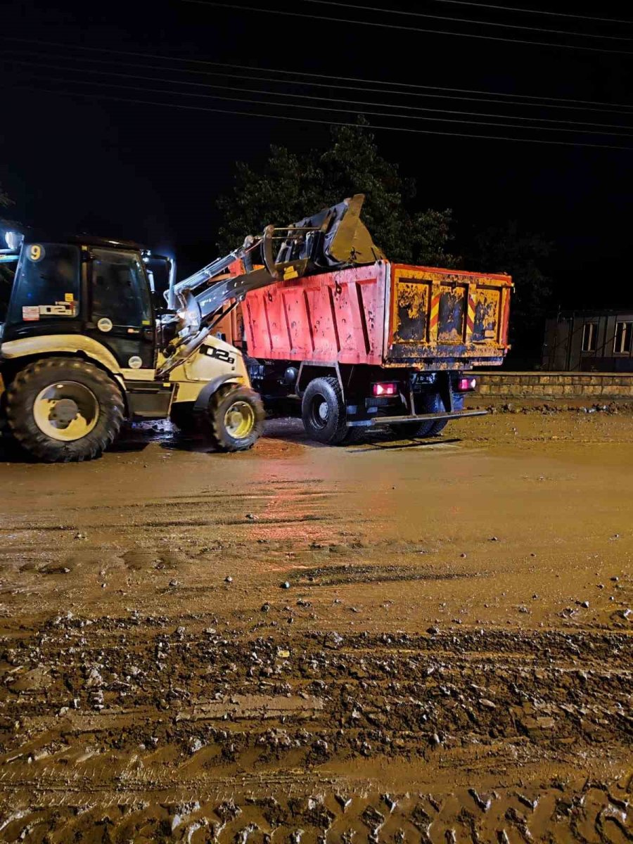 Kayseri’deki Sel Sonrası Çalışmalar Sürüyor