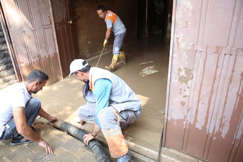 Melikgazi’de Şiddetli Yağmur Sonrasında Temizlik Çalışmaları Yapıldı