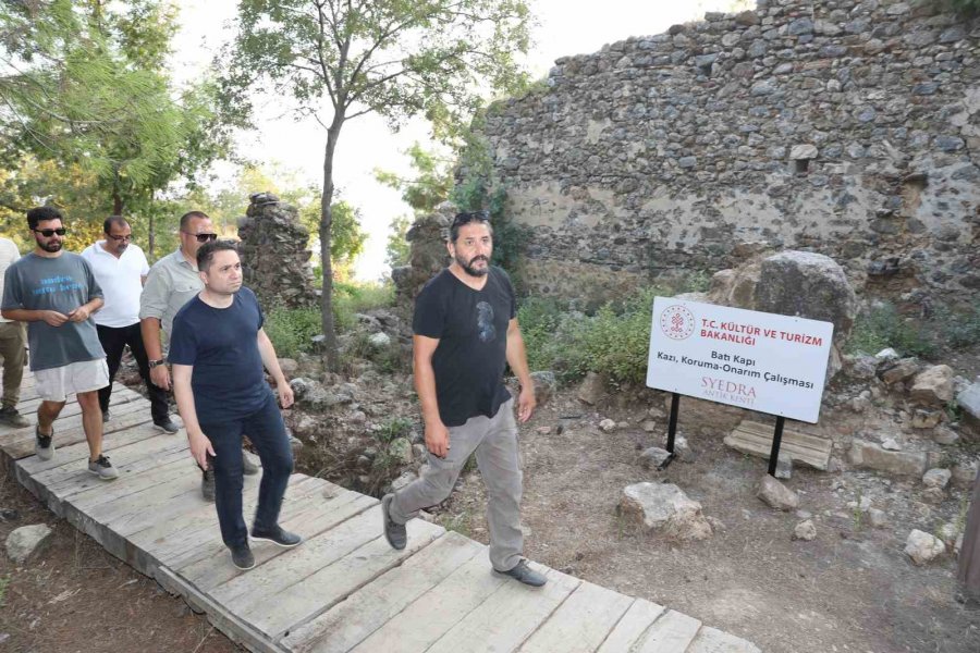 Rektör Türkdoğan, Syedra Antik Kenti’ni İnceledi