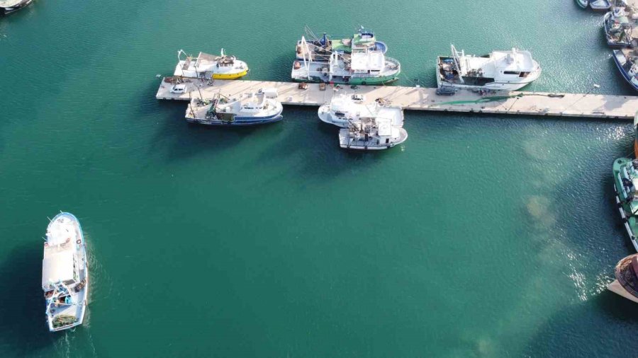 Akdenizli Balıkçılar ’vira Bismillah’ Demek İçin Gün Sayıyor