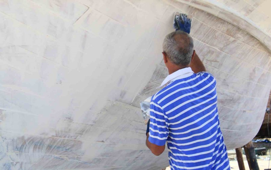 Akdenizli Balıkçılar ’vira Bismillah’ Demek İçin Gün Sayıyor