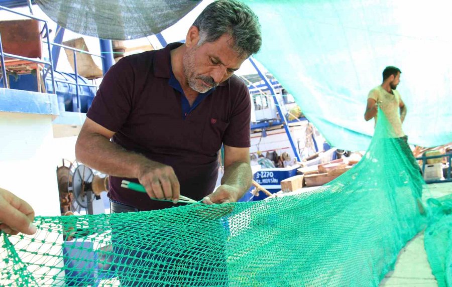 Akdenizli Balıkçılar ’vira Bismillah’ Demek İçin Gün Sayıyor