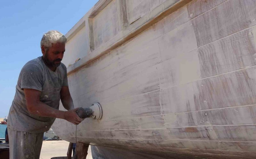 Akdenizli Balıkçılar ’vira Bismillah’ Demek İçin Gün Sayıyor