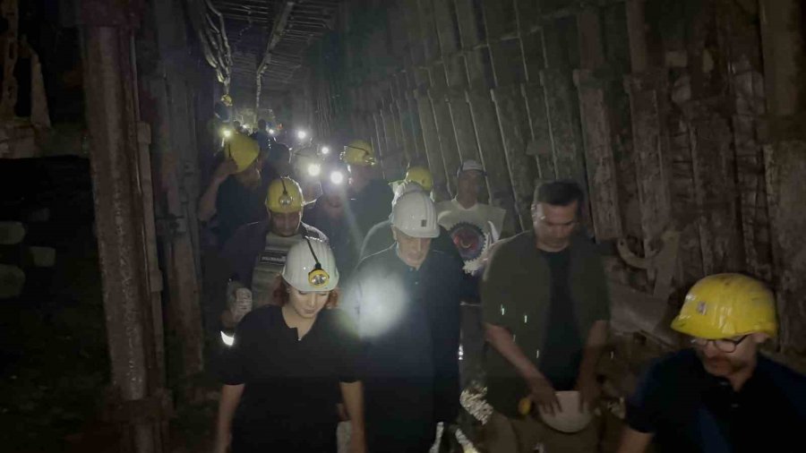 Yerin Yüzlerce Metre Altındaki Maden İşçilerinin Açlık Grevi Sona Erdi