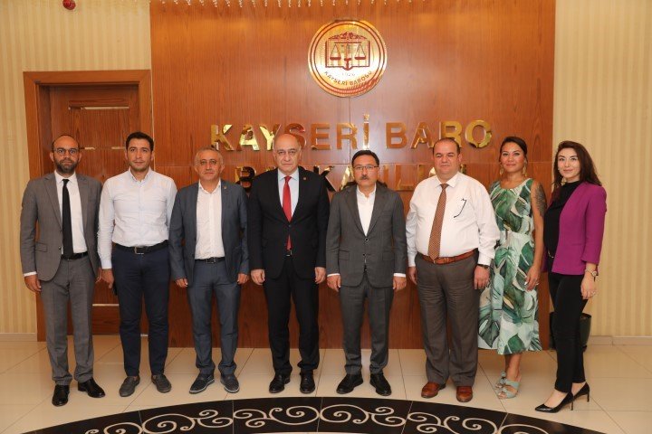 Vali Çiçek’ten Çevre Şehircilik Ve İklim Değişikliği İl Müdürlüğü Ve Baro’ya Ziyaret