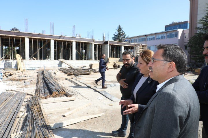 Vali Çiçek’ten Çevre Şehircilik Ve İklim Değişikliği İl Müdürlüğü Ve Baro’ya Ziyaret