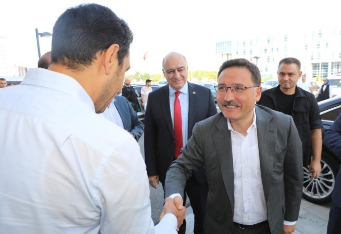 Vali Çiçek’ten Çevre Şehircilik Ve İklim Değişikliği İl Müdürlüğü Ve Baro’ya Ziyaret