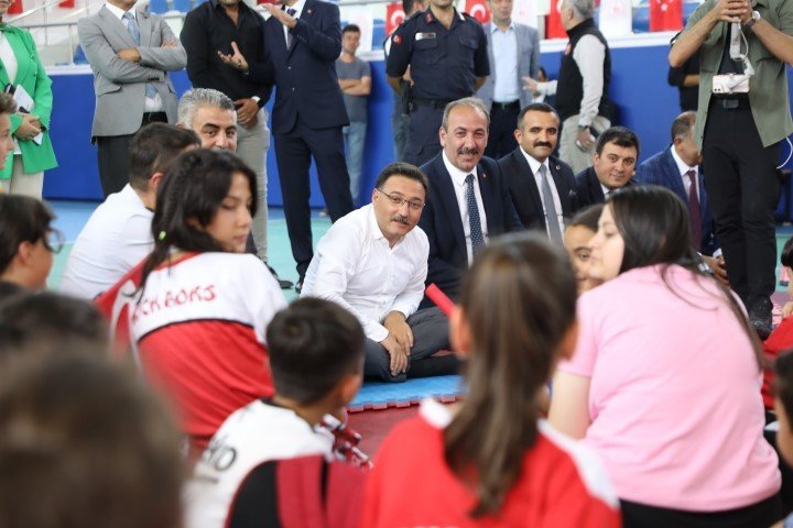 Vali Çiçek Tomarza’da