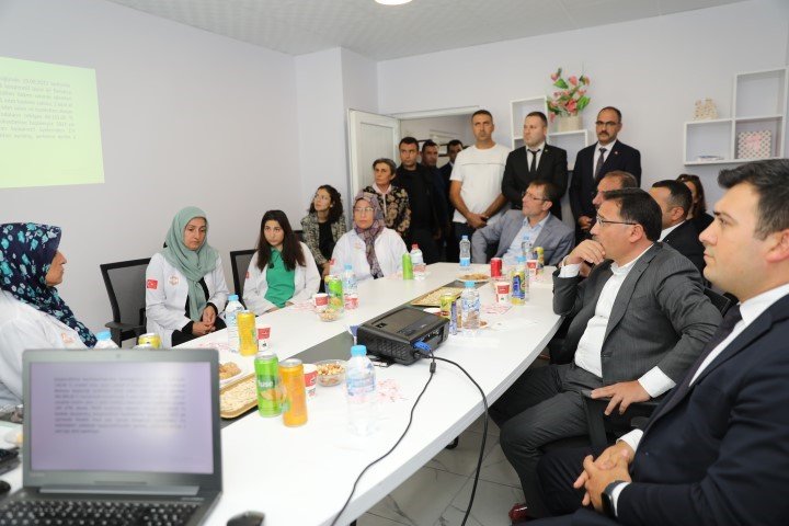 Vali Çiçek Tomarza’da