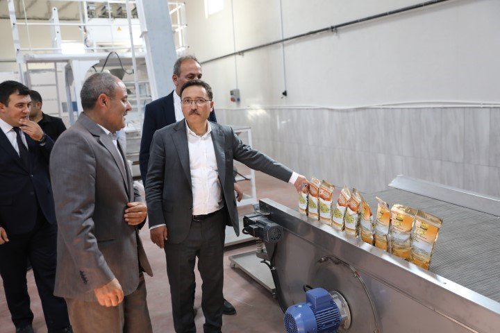 Vali Çiçek Tomarza’da