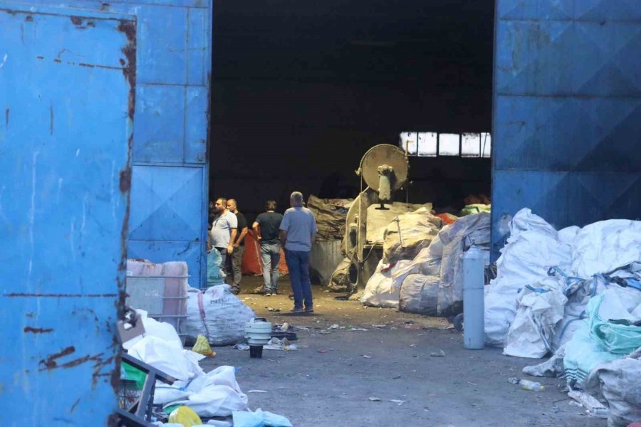 Polisten Kaçarken Silah Çekti, Vurularak Yakalandı