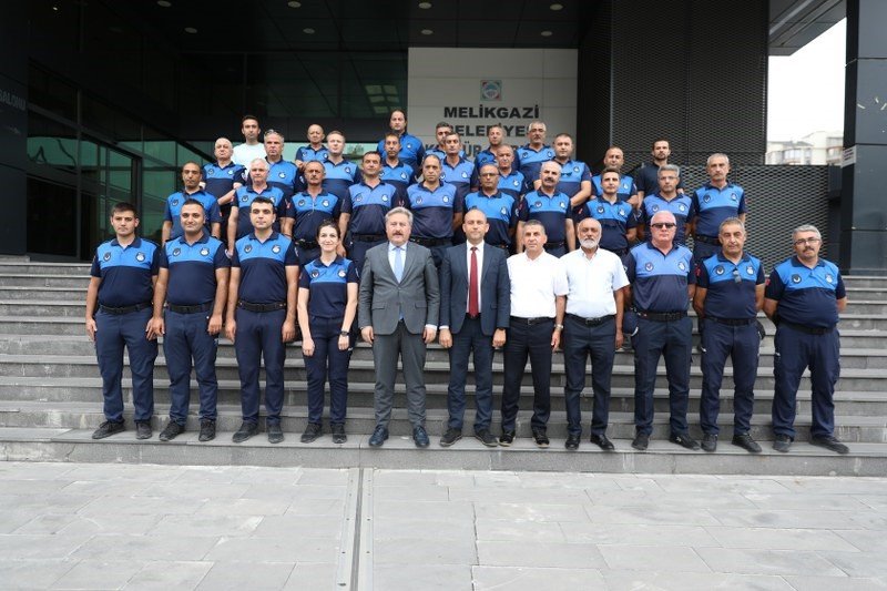 Başkan Palancıoğlu, Zabıtalarla Bir Araya Gelerek Haftalarını Kutladı