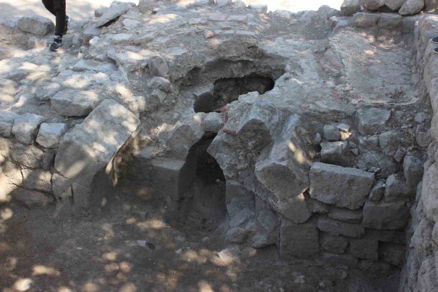 8 Asırlık Keykubadiye Sarayı’ndaki Hamam Gün Yüzüne Çıktı