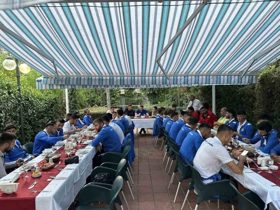 Anadolu Üniversitesi Yeni Sezon Öncesi Yemekte Buluştu