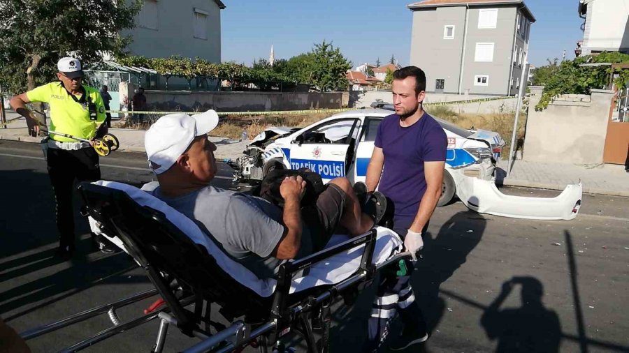Karaman’da Polis Aracı İle Yabancı Plakalı Otomobil Çarpıştı: 2’si Polis 3 Yaralı