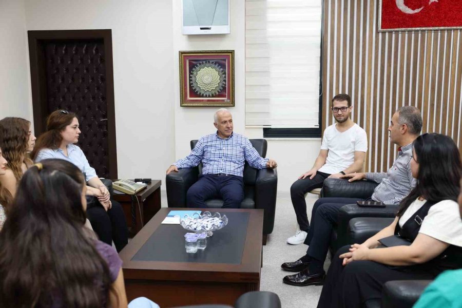 Akdeniz Belediyesinin Meslek Kursları İş Sahibi Yapıyor