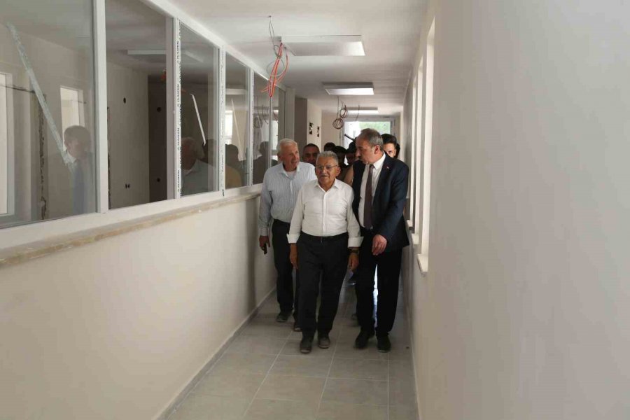 Başkan Büyükkılıç, Tomarza’da Esnafla Buluştu