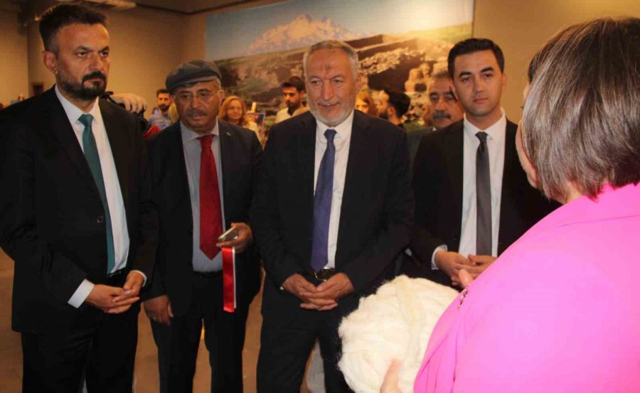 ’sandıkta Açan Sümbüller’ Sergisi Açıldı