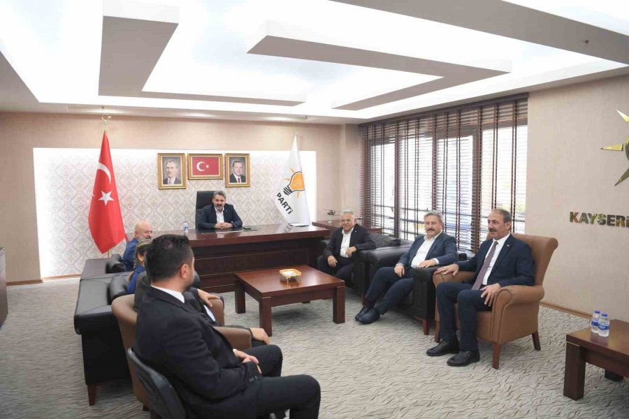 Büyükkılıç’tan Başkanlarla, Ak Parti İl Başkanı Ve Yönetimine ‘hayırlı Olsun’ Ziyareti