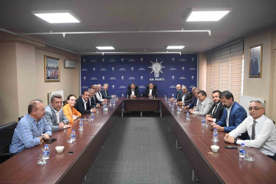 Büyükkılıç’tan Başkanlarla, Ak Parti İl Başkanı Ve Yönetimine ‘hayırlı Olsun’ Ziyareti