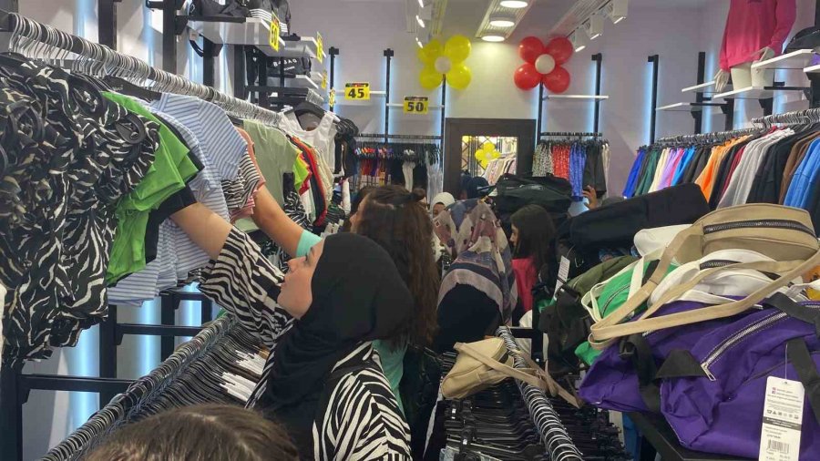 Tele Vole’nin Açılışına Yoğun İlgi