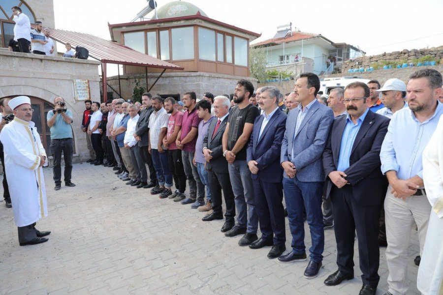 Asel Bebek Son Yolculuğuna Uğurlandı