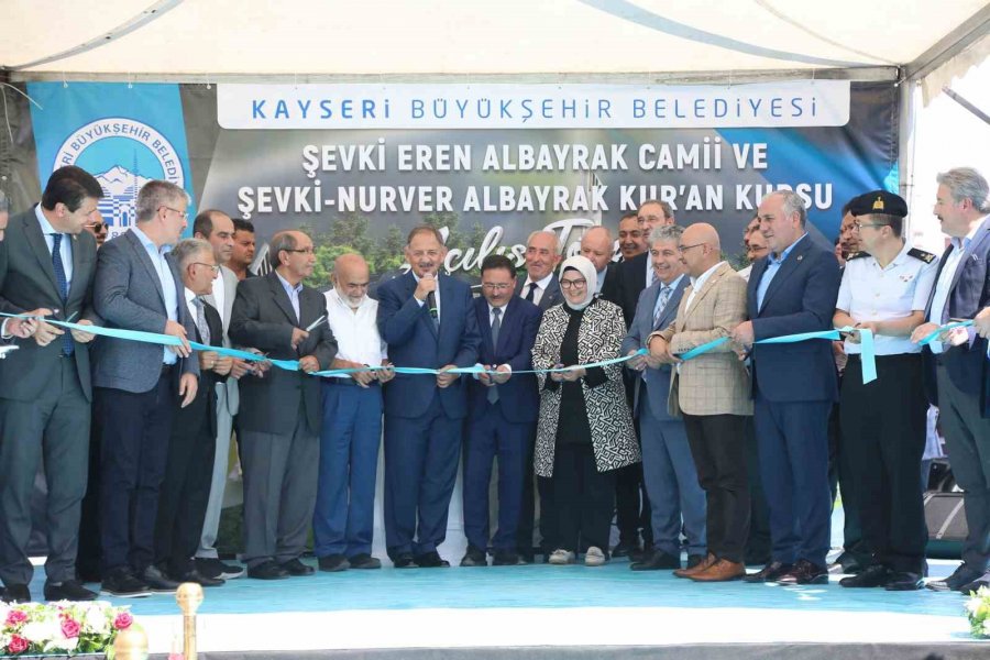 Bakan Özhaseki: "camiler Bizim En Özel Anlarımızı Paylaştığımız Yerler, Huzur Bulduğumuz Yerler"