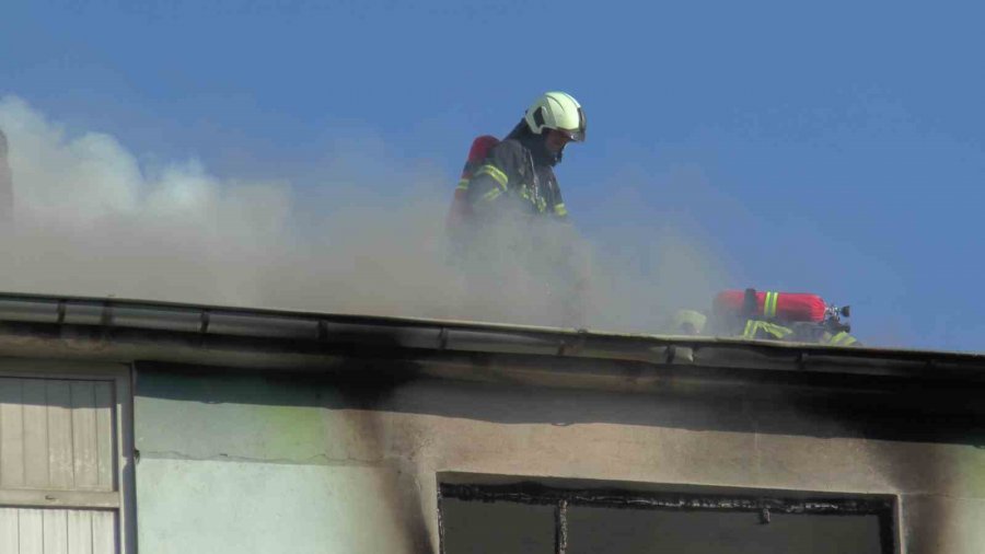 Kayseri’de Korkutan Yangın: Yanan Ev 1 Saatte Söndürüldü