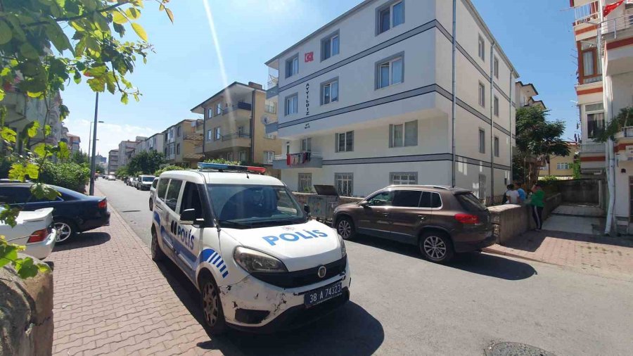 90 Yaşındaki Kadın Evinde Ölü Bulundu