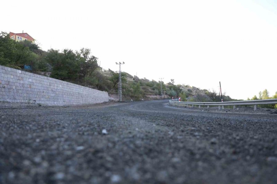 Güzelköy Ve Kayabağ Bağlantı Yolu Yenileniyor