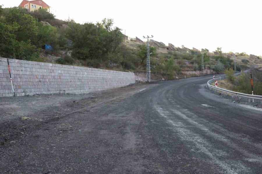 Güzelköy Ve Kayabağ Bağlantı Yolu Yenileniyor