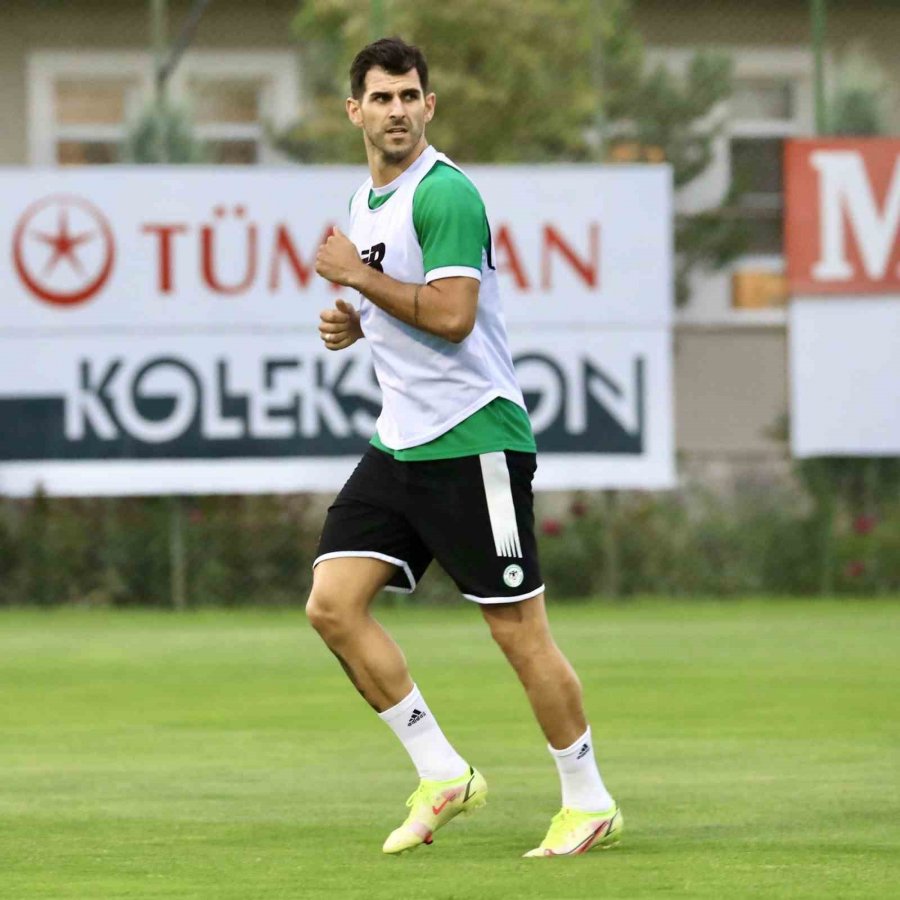 Konyaspor’da Yeni Transfer Oliveira İlk Antrenmanına Çıktı
