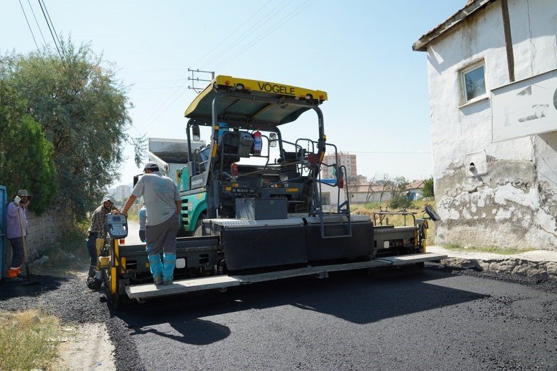 Anbar Mahallesinde 1 Kilometrelik Yol Asfaltlandı